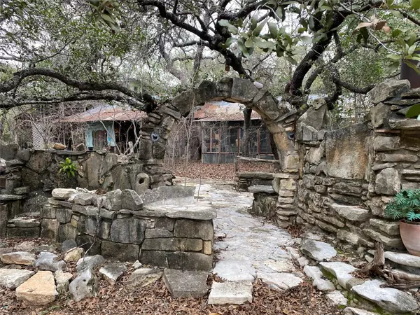 Wimberley, TX 78676,207 Hub DR