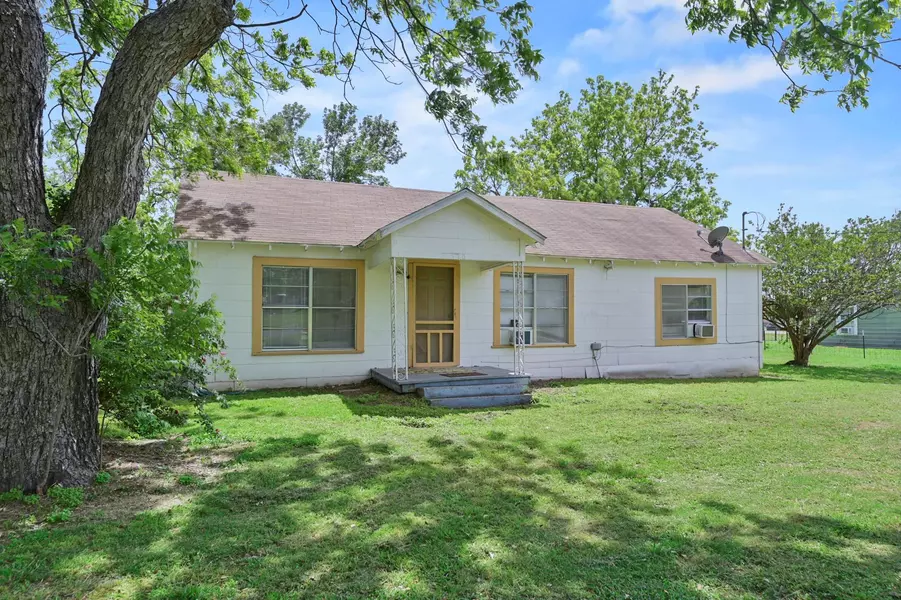 510 W Hunt ST, Bremond, TX 76629