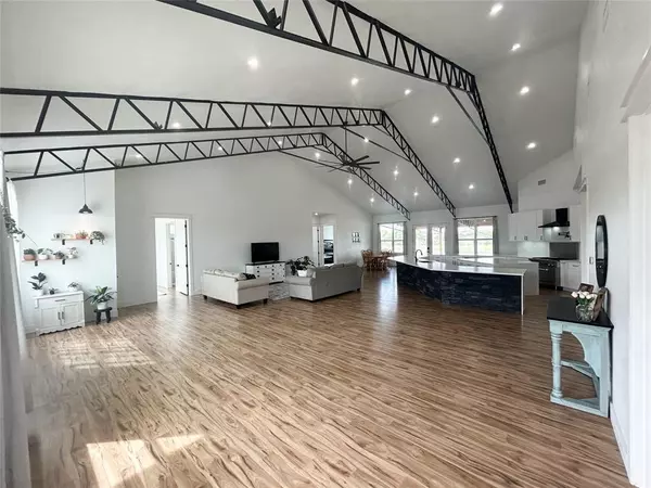 Lampasas, TX 76550,720 County Road 2337