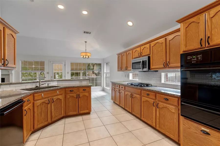 7905 Henry Kinney ROW, Austin, TX 78749