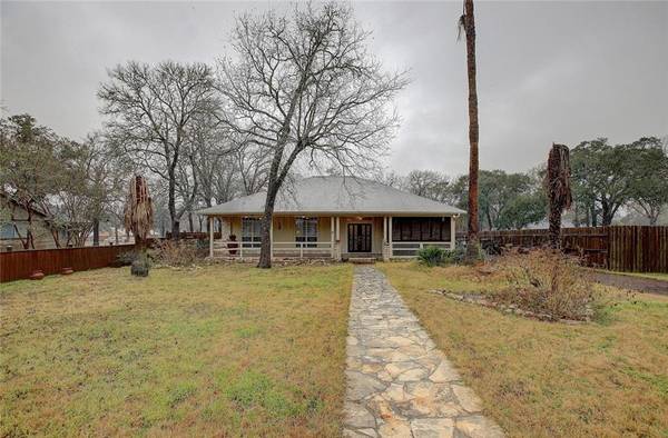 113 E Rolling Hill DR,  La Grange,  TX 78945