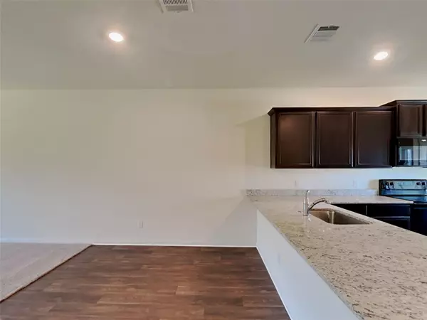 Jarrell, TX 76537,105 Pettigrew CT