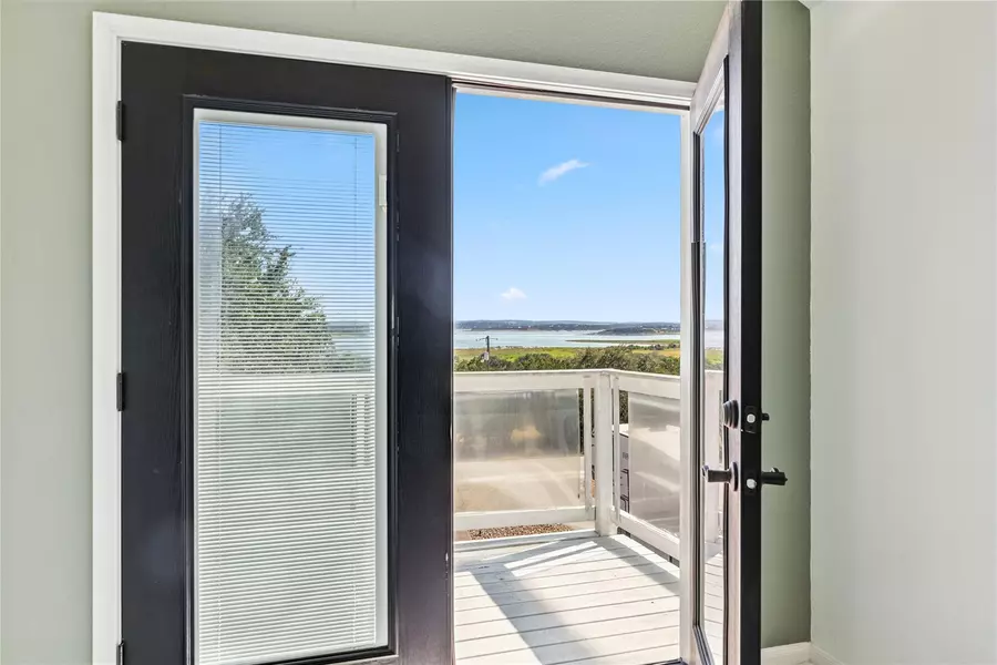 1711 LAKE BLUFF BLF, Canyon Lake, TX 78133