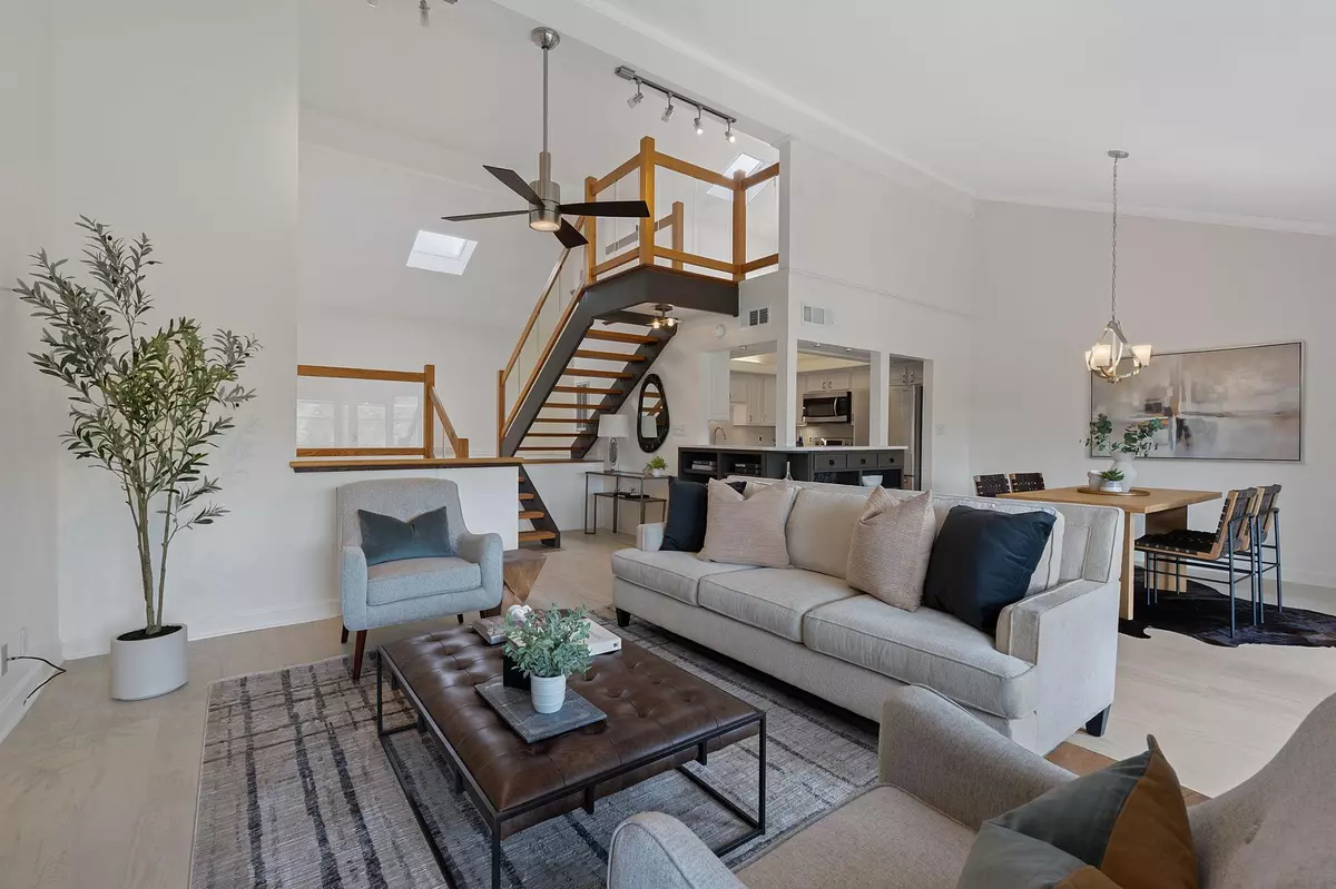 Austin, TX 78746,1821 Westlake DR #104