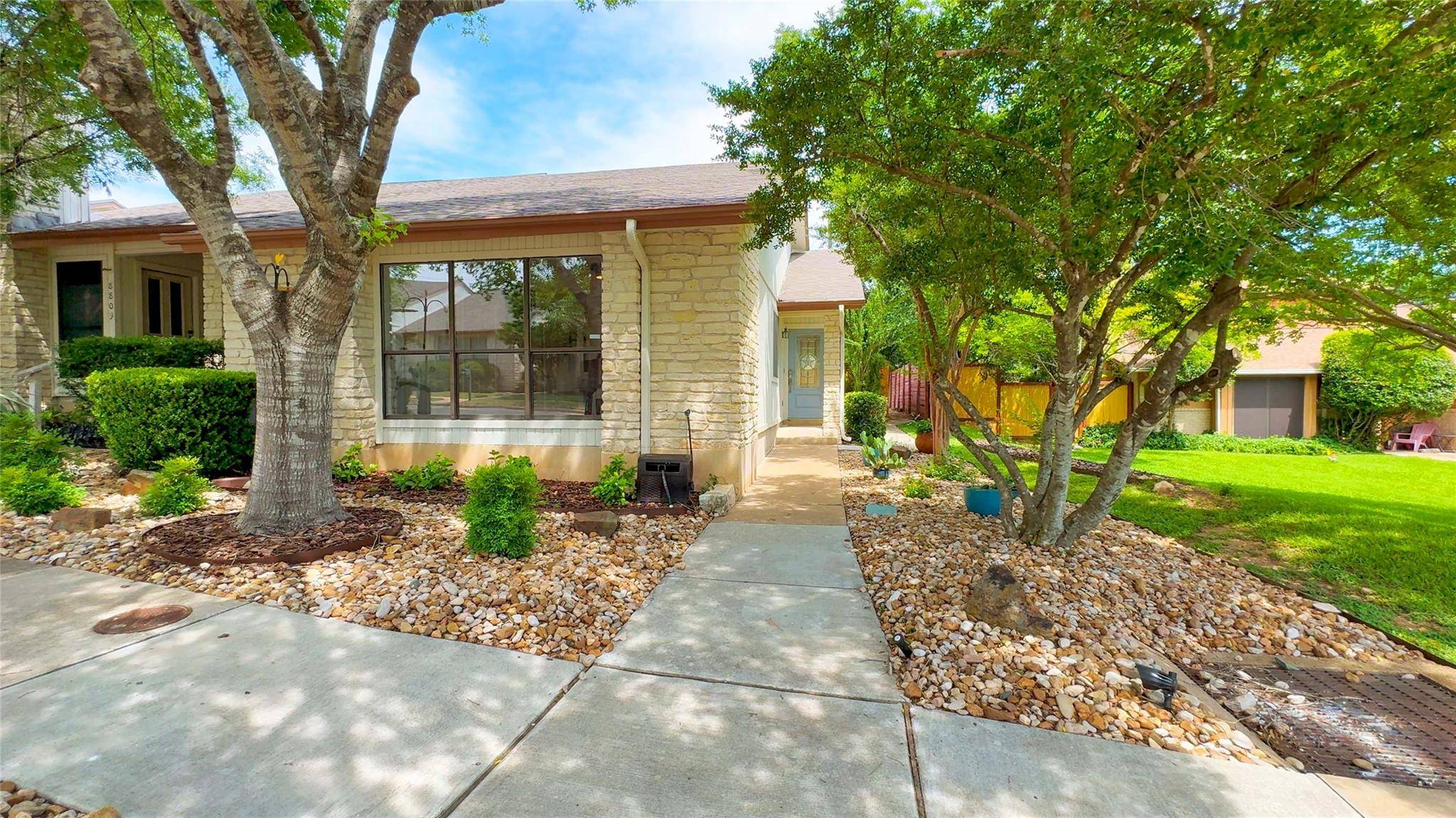8807 Honeysuckle TRL, Austin, TX 78759