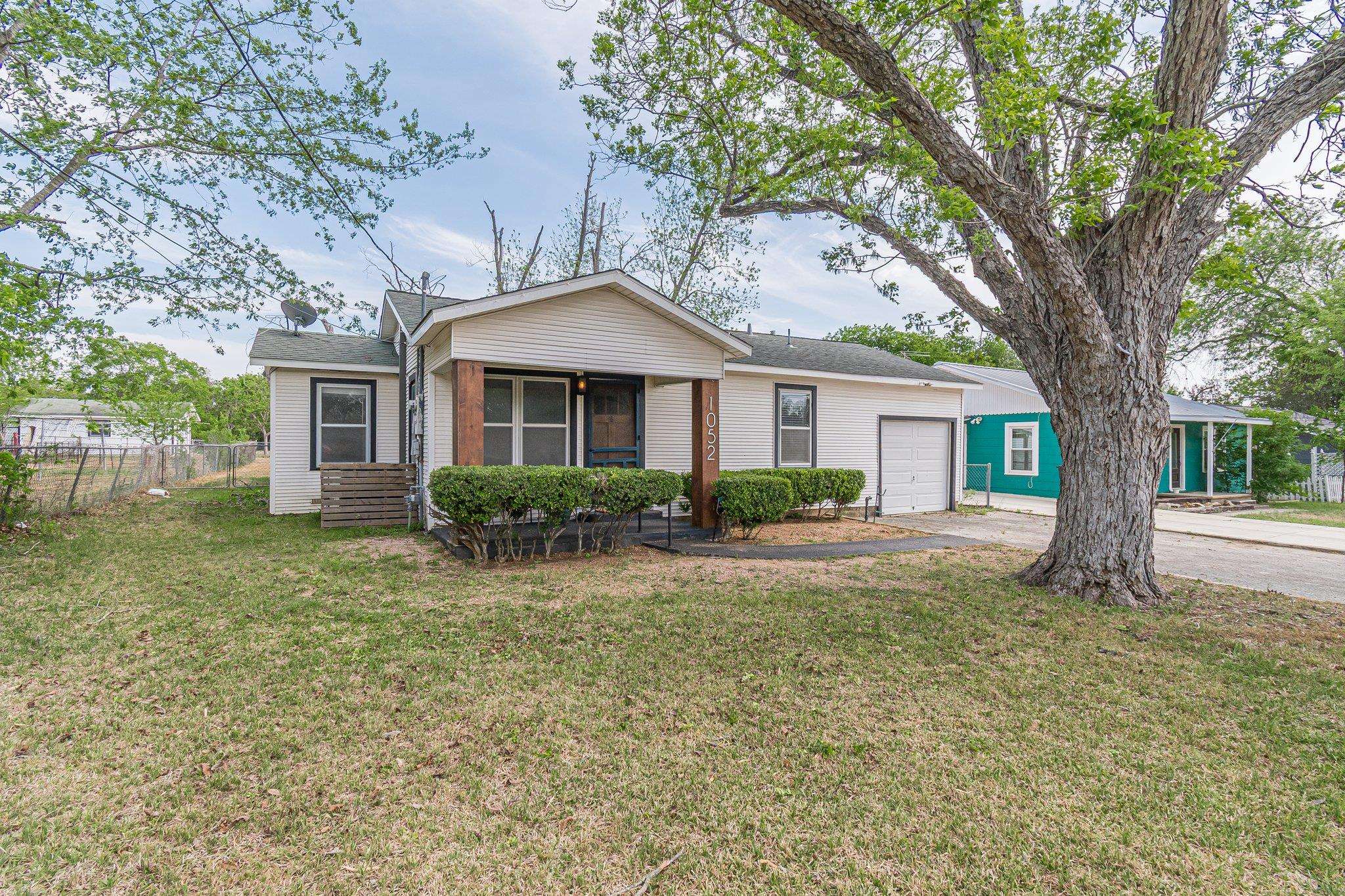 1052 Dunlap DR, New Braunfels, TX 78130