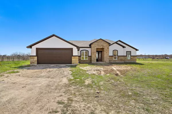 2246 County Line RD, Dale, TX 78616