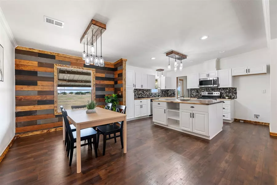 9854 County Road 272, Bertram, TX 78605