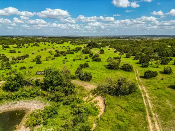 1220 County Road 225, Briggs, TX 78608