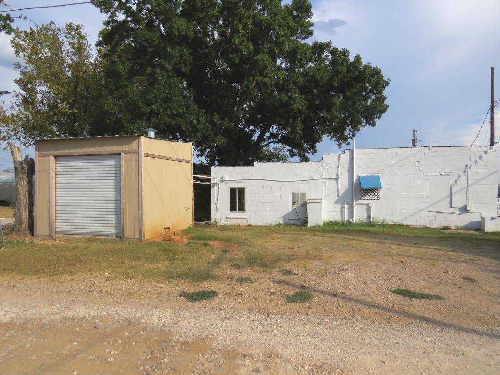 Rockdale, TX 76567,120 W Burleson ST