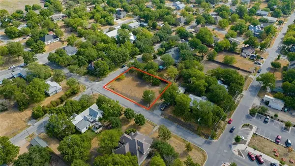 113 W Live Oak ST,  Hutto,  TX 78634