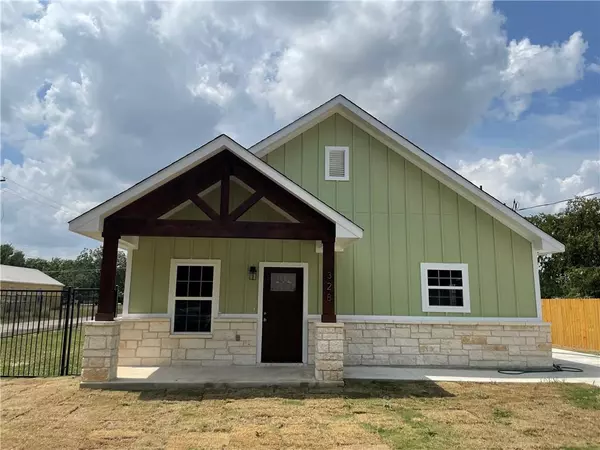 328 Holly Ave, Luling, TX 78648