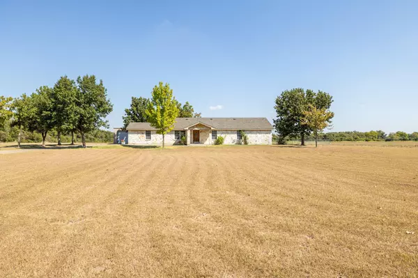 460 County Road 135 RD,  Hutto,  TX 78634