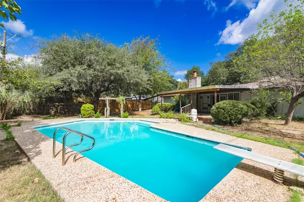 2307 Monarch DR, Austin, TX 78748