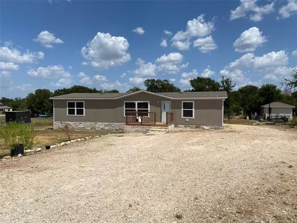 221 Las Estancias DR, Cedar Creek, TX 78612