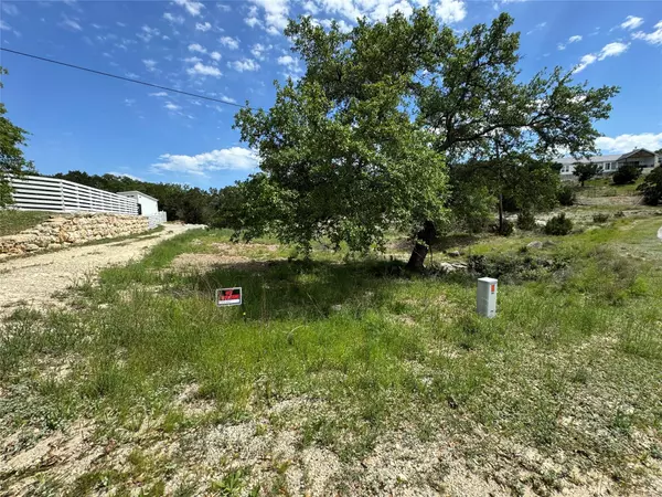 401 Ronay DR S, Spicewood, TX 78669