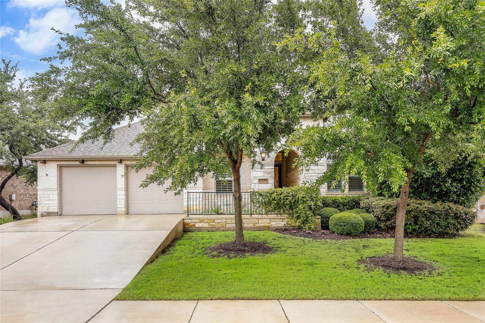 7820 Turnback Ledge TRL, Lago Vista, TX 78645