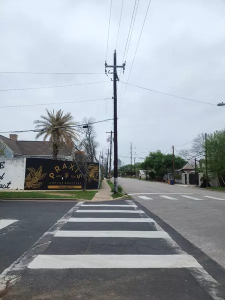 2904 E 2nd ST, Austin, TX 78702