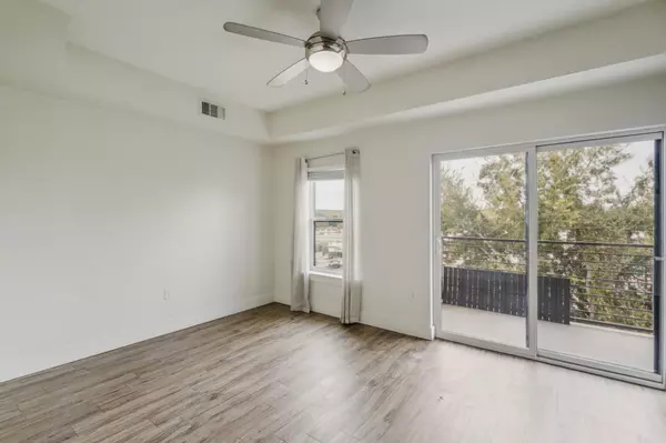 Austin, TX 78757,6444 Burnet RD #305