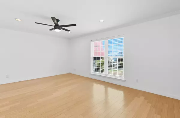 Austin, TX 78704,900 S Lamar BLVD #210