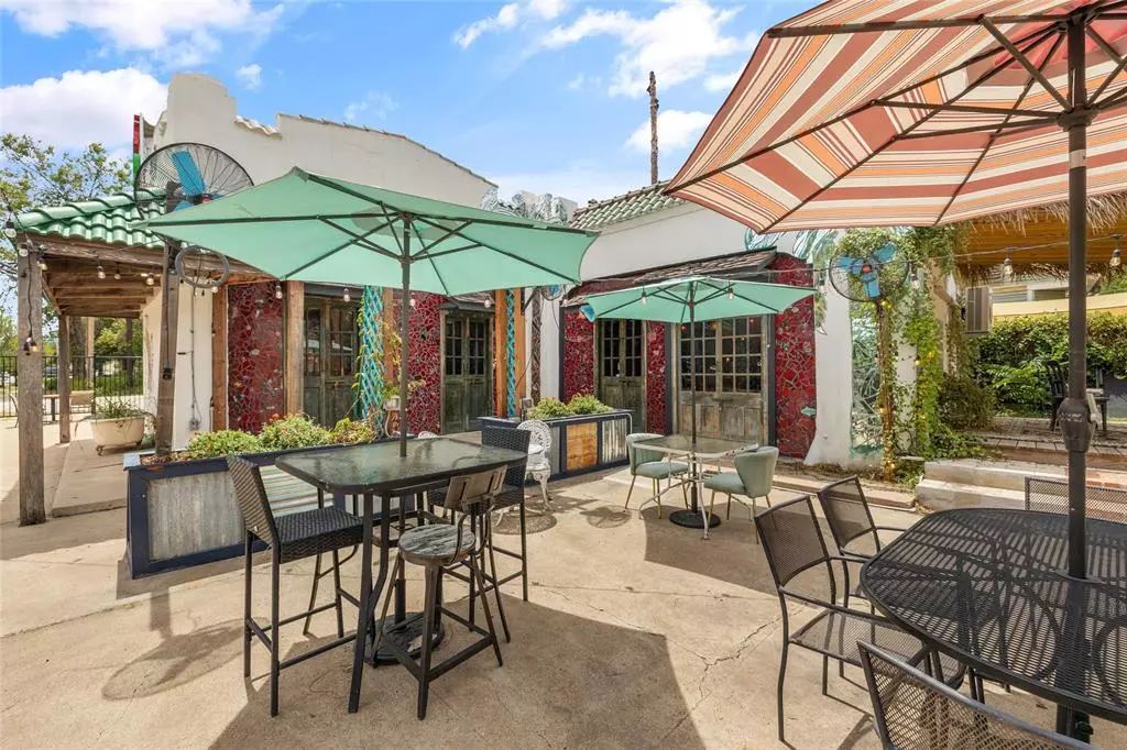 Smithville, TX 78957,501 Main ST