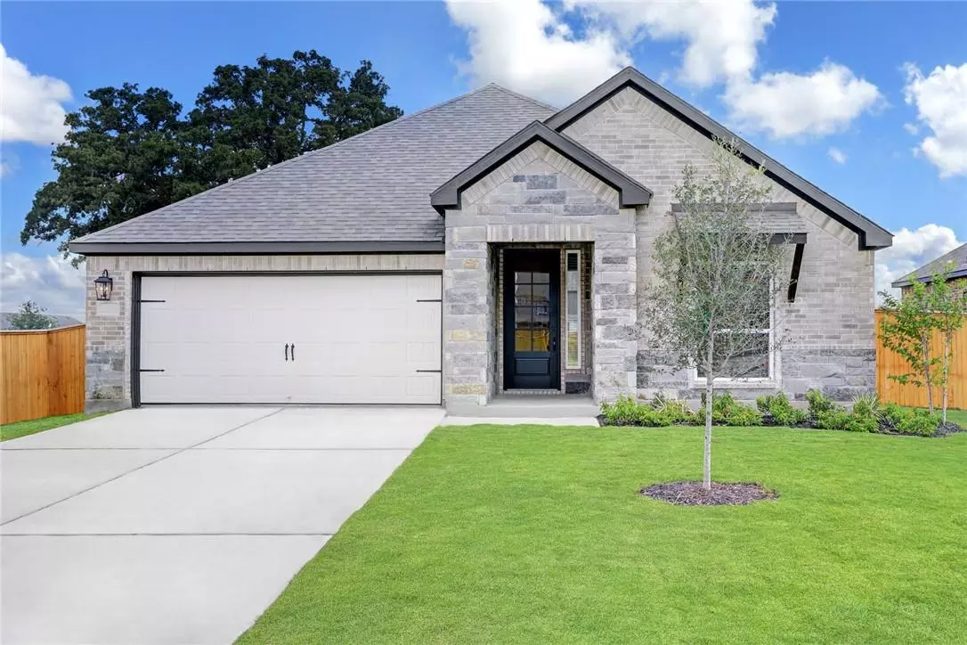Bastrop, TX 78602,115 Red Oak PL