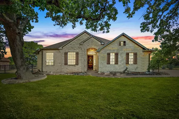 577 Shelf Rock RD, Driftwood, TX 78619