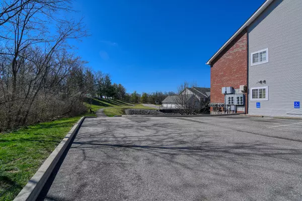 Erlanger, KY 41018,115 Barren River Drive #7