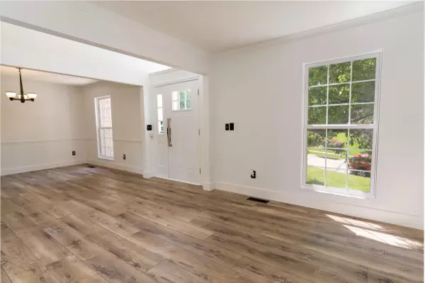 Florence, KY 41042,1798 Knollmont Drive