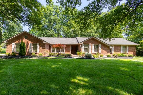 902 Squire Hill Court,  Crescent Springs,  KY 41017