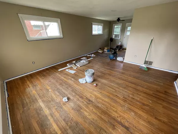 Florence, KY 41042,28 New Uri Avenue