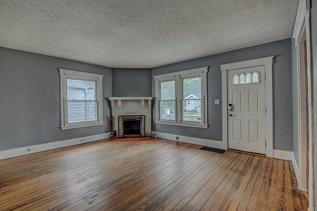 Ludlow, KY 41016,211 Lake Street