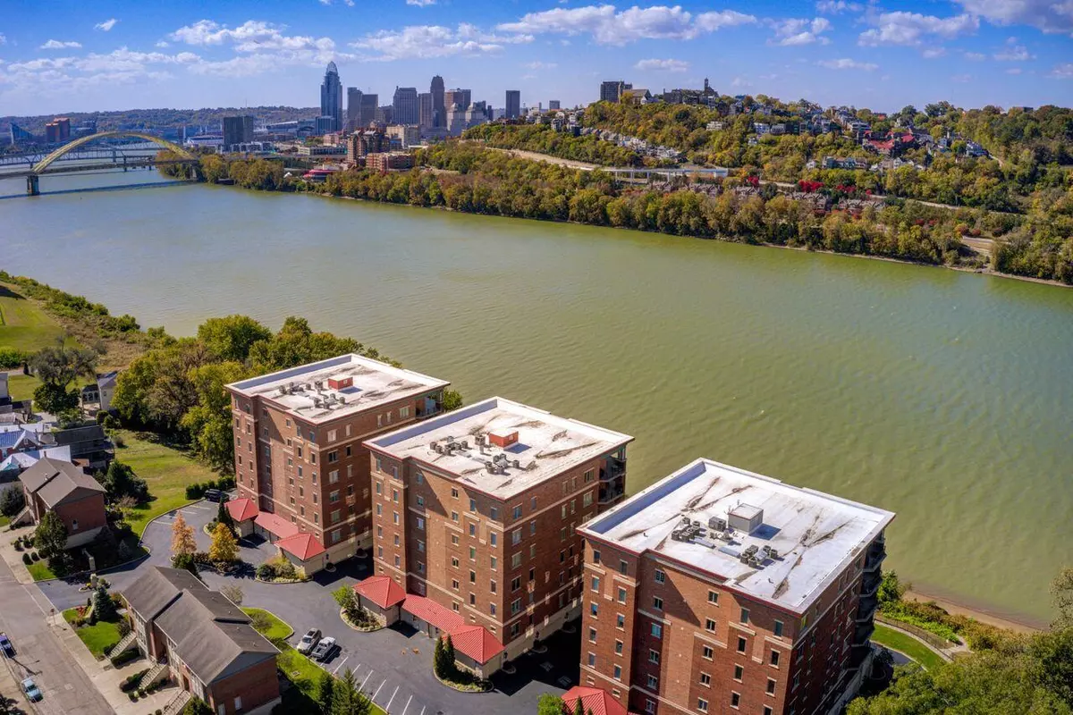 Bellevue, KY 41073,301 Eden Avenue #3A