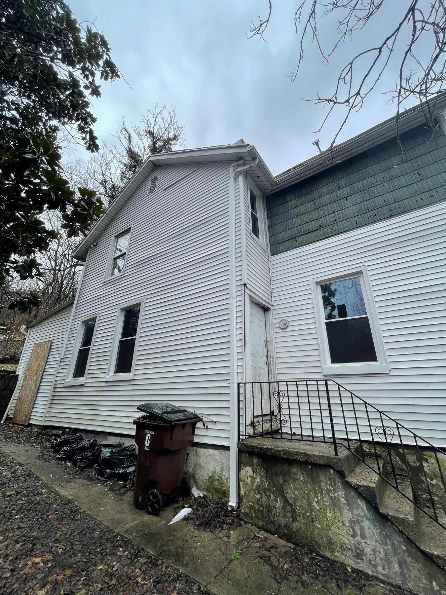Covington, KY 41011,833 Crescent Avenue