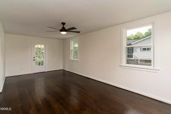 Alexandria, KY 41001,18 Thatcher Avenue