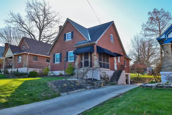 18 W Henry Clay Avenue, Fort Wright, KY 41011