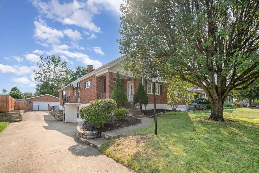 323 Swan Circle, Elsmere, KY 41018