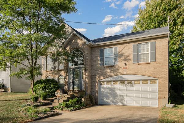 998 Shadowridge Drive, Elsmere, KY 41018