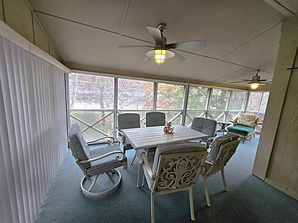 Bronston, KY 42518,106-3 Woodson Bend Resort