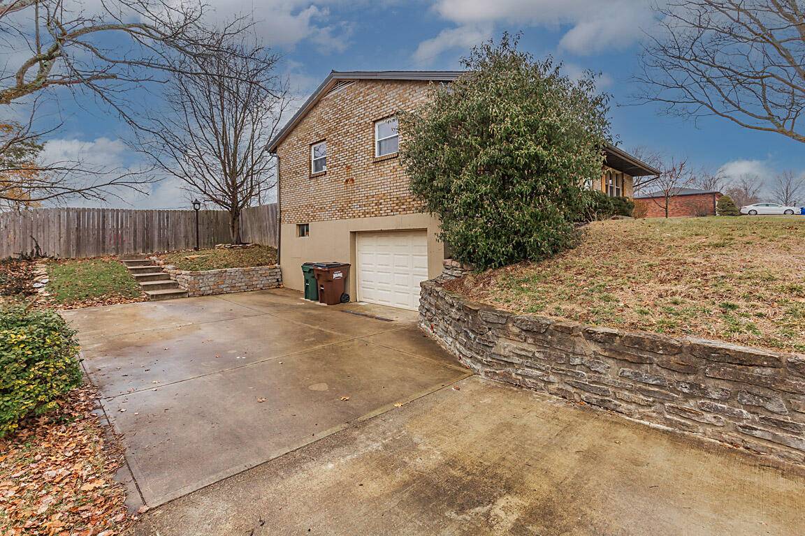 Villa Hills, KY 41017,721 Lakeshore Drive