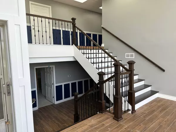 Florence, KY 41042,7505 Sussex Drive #201