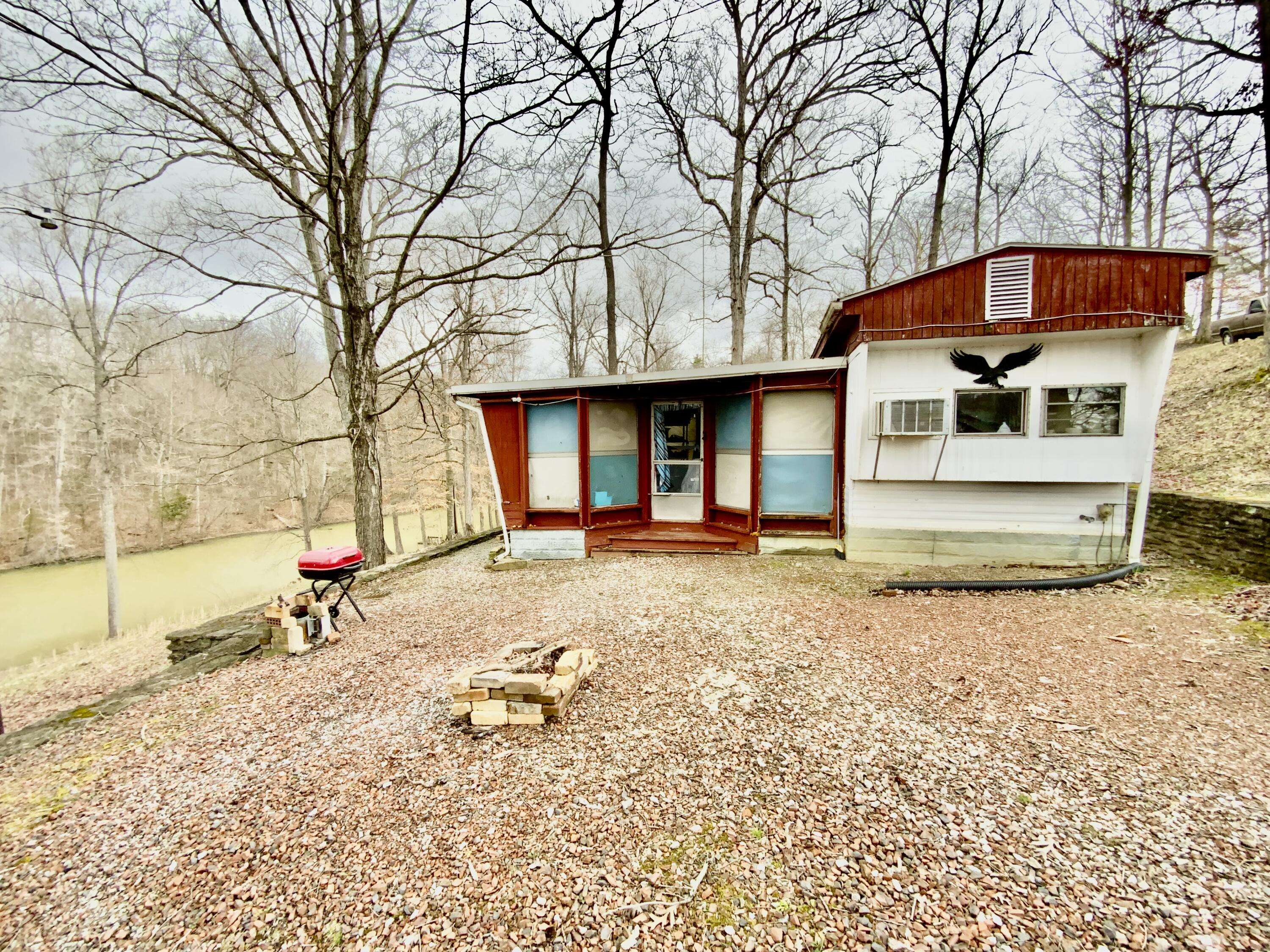 Corinth, KY 41010,435 Corinth Shore Drive