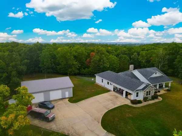 768 Crows Rdg Lane, Berry, KY 41003