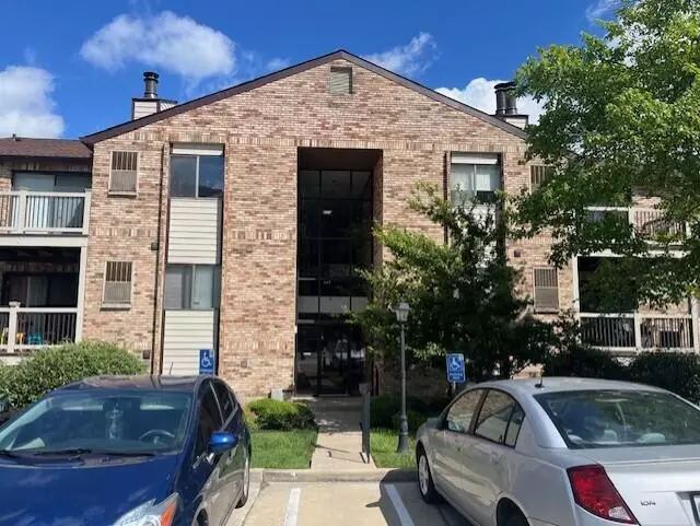 Southgate, KY 41071,46 Woodland Hills Drive #8