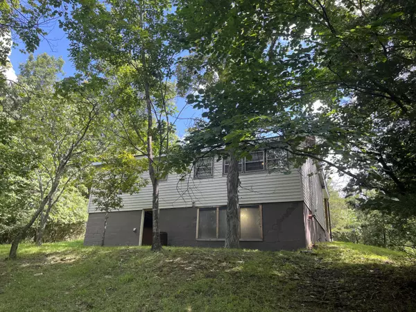 Owenton, KY 40359,311 Elk Lake Road