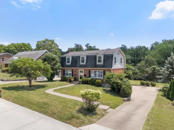 1717 Fort Henry Drive, Fort Wright, KY 41011