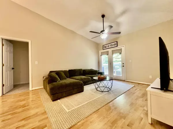 Florence, KY 41042,413 Poinsettia Court #11