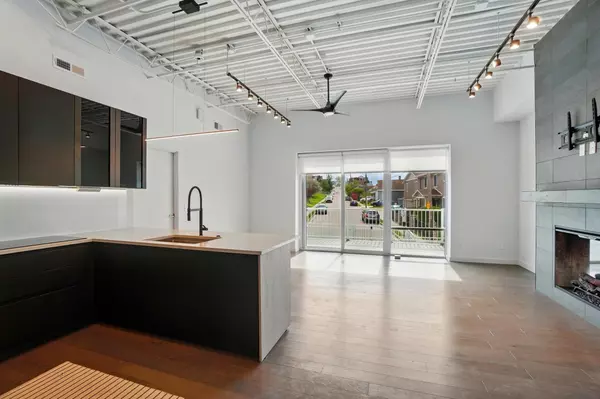 Newport, KY 41071,120 Main Street #312