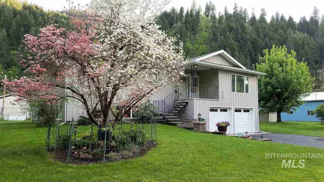 458 Harmony Heights Loop, Orofino, ID 83544