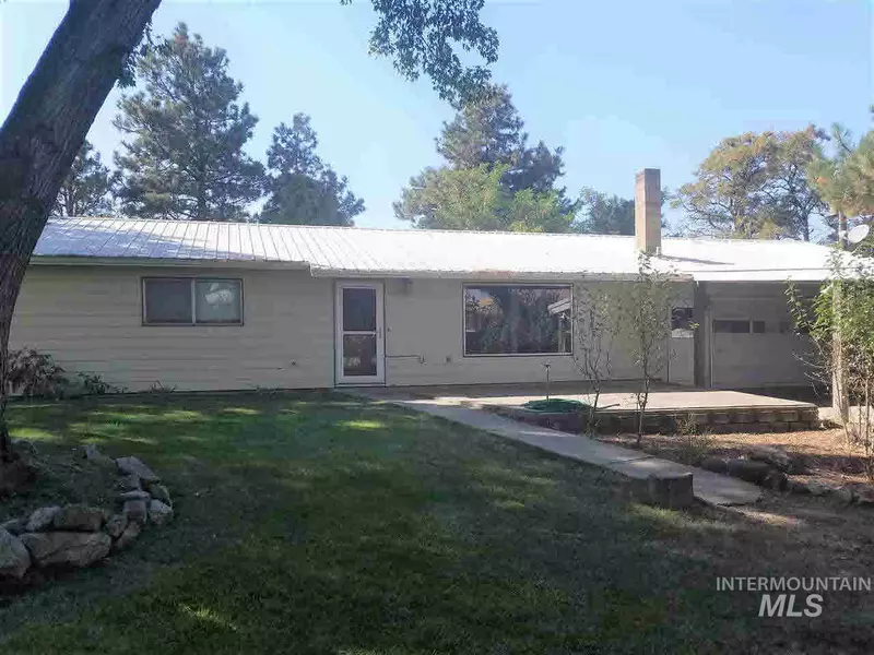 24 Fairgrounds Road, Pomeroy, WA 99347